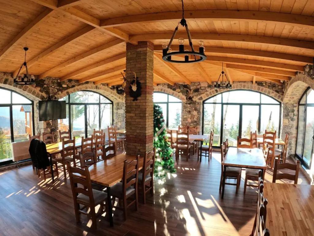 فندق Bujtina Vrenezi Peshkopi المظهر الخارجي الصورة