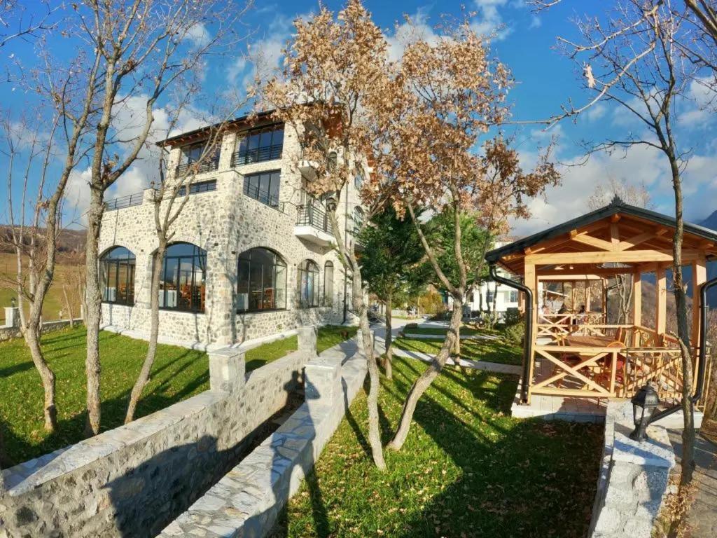 فندق Bujtina Vrenezi Peshkopi المظهر الخارجي الصورة